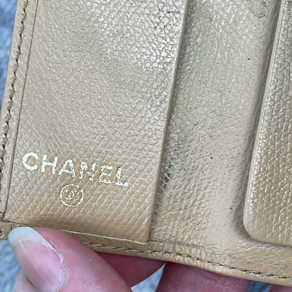 Chanel Interlocking CC Medallion Leather Keyholder Case Trifold Beige - Picture 13 of 17